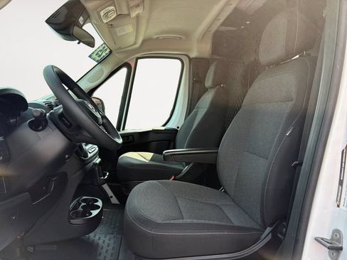 Used 2025 RAM ProMaster 2500 w/ U-Haul Equipment Group FWD image 9