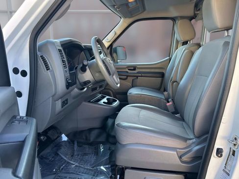 Used 2021 Nissan NV 2500 S image 12