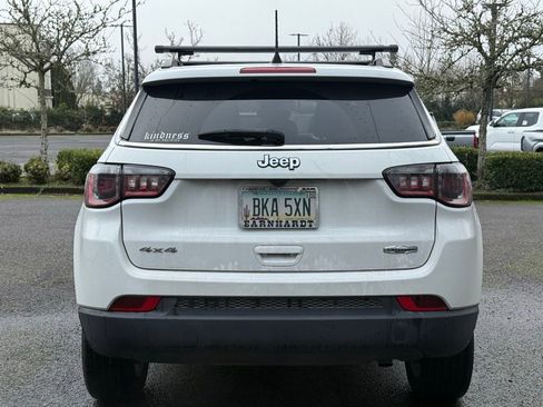 Used 2022 Jeep Compass Latitude image 4