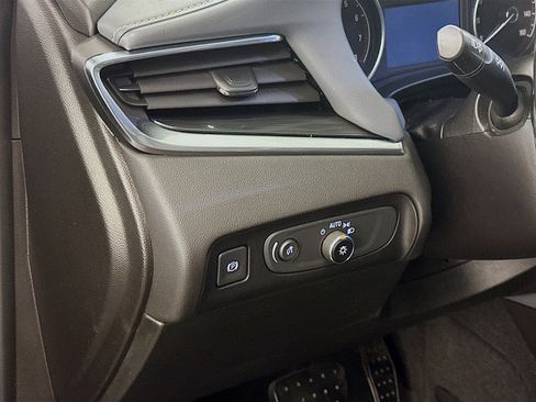 Used 2019 Buick Enclave Essence AWD/4WD image 17