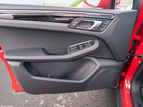 New 2026 Porsche Macan image 10