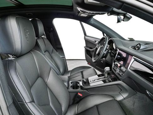 New 2026 Porsche Macan AWD/4WD image 24