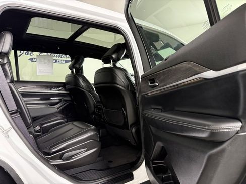 Used 2024 Jeep Grand Cherokee L Limited w/ Luxury Tech Group II image 21