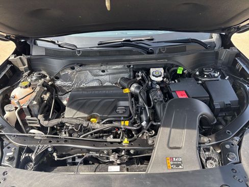 Used 2025 Chevrolet Trax LT w/ LT Convenience Package image 31