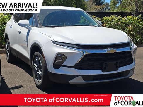 Used 2025 Chevrolet Blazer LT AWD/4WD image 1