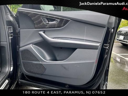 Used 2021 Audi Q8 Premium Plus w/ Premium Plus Package AWD/4WD image 16