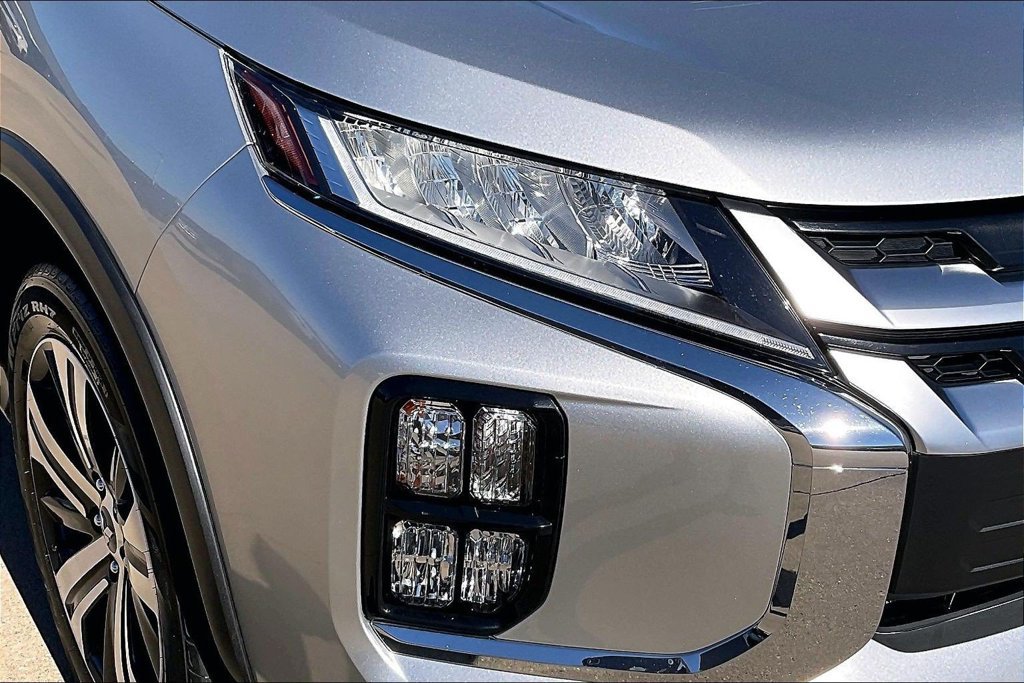 Used 2025 Mitsubishi Outlander Sport AWD image 28
