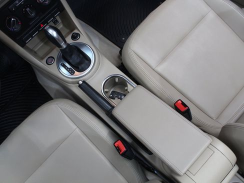 Used 2014 Volkswagen Beetle TDI FWD image 44