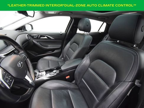 Used 2018 INFINITI QX30 Premium w/ Navigation Package AWD/4WD image 12
