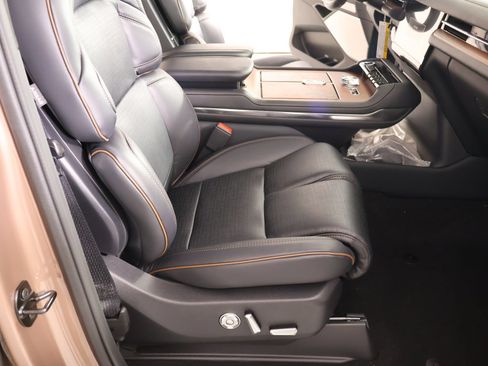 New 2026 Lincoln Navigator Black Label AWD/4WD image 15