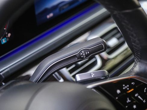 Used 2025 Mercedes-Benz GLS 450 4MATIC image 18