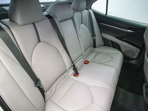 Used 2021 Toyota Camry XSE image 27