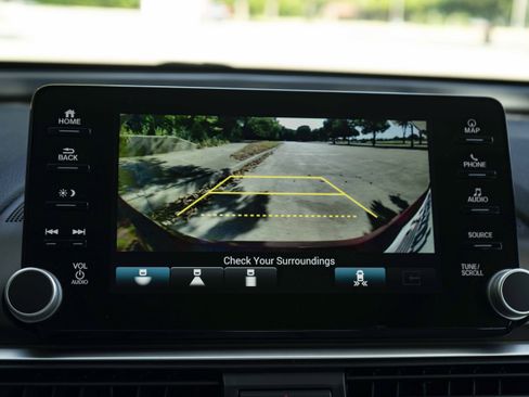Certified 2018 Honda Accord Touring image 31