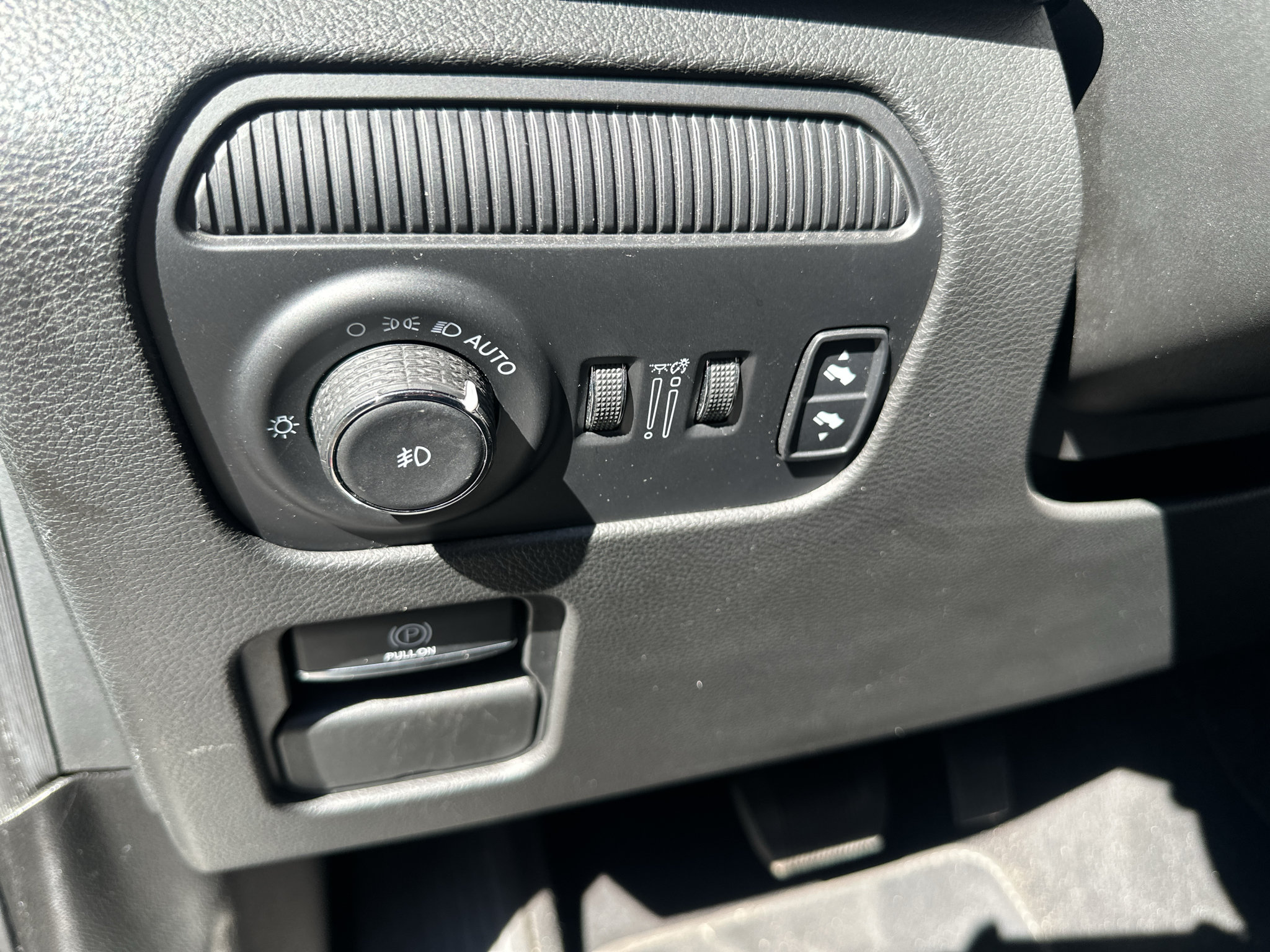 Used 2024 Jeep Wagoneer Series II w/ Flexible Seating Group RWD image 22