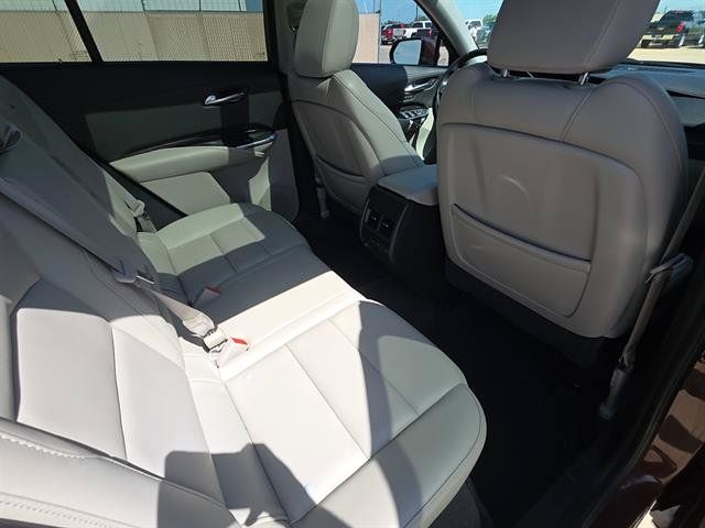 Used 2023 Cadillac XT4 Premium Luxury w/ Technology Package FWD image 13