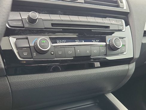 Used 2017 BMW 230i Coupe image 17