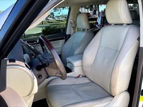 Used 2018 Lexus GX 460 Premium w/ Premium Package image 8