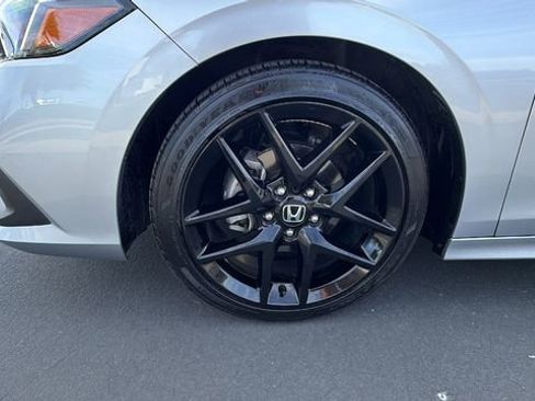 Used 2023 Honda Civic Sport image 10