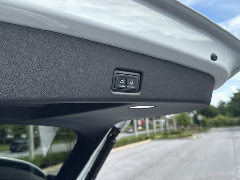 Used 2025 Audi Q5 Premium w/ Convenience Package AWD/4WD image 12