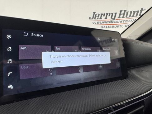 Used 2025 Nissan Kicks SR FWD image 17