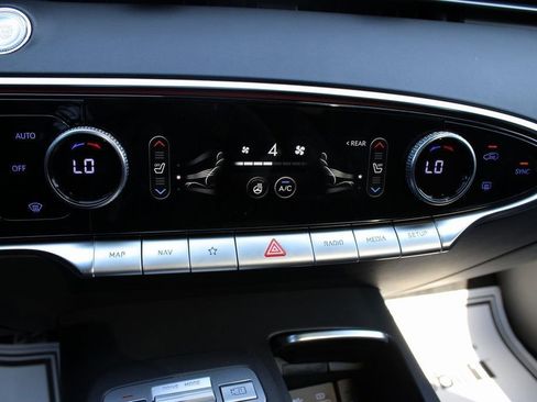 Used 2024 Genesis GV70 2.5T w/ Sport Prestige Package image 22