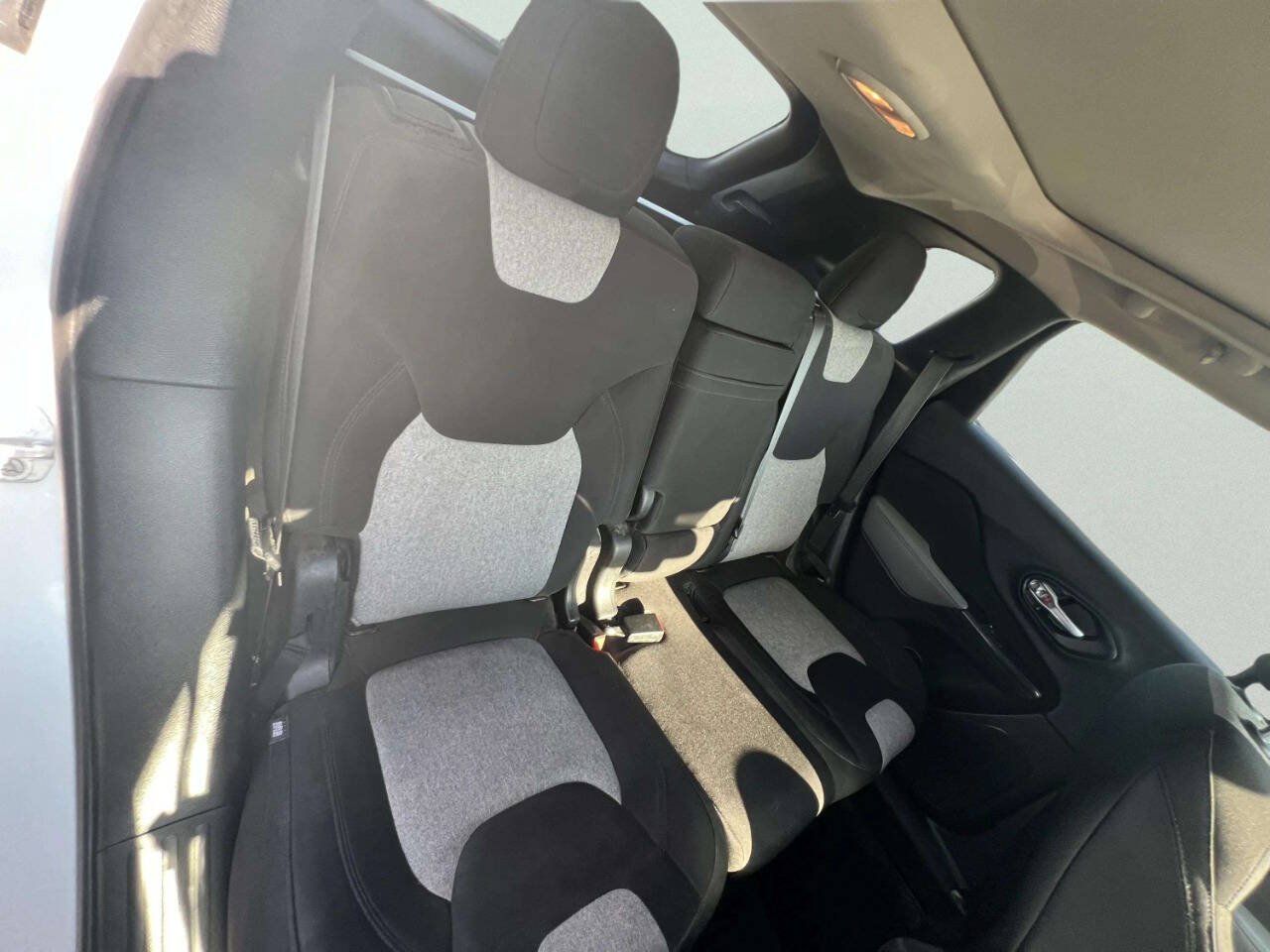 Used 2014 Jeep Cherokee Latitude w/ Comfort/Convenience Group AWD/4WD image 4