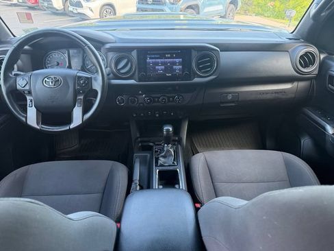 Used 2018 Toyota Tacoma TRD Sport w/ Technology Package AWD/4WD image 19
