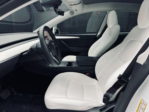 Used 2023 Tesla Model Y Long Range AWD/4WD image 18