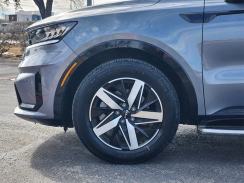 Certified 2022 Kia Sorento S image 8