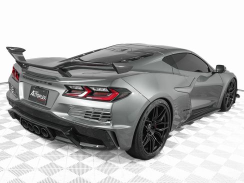 Used 2023 Chevrolet Corvette Z06 w/ Z07 Performance Package image 5