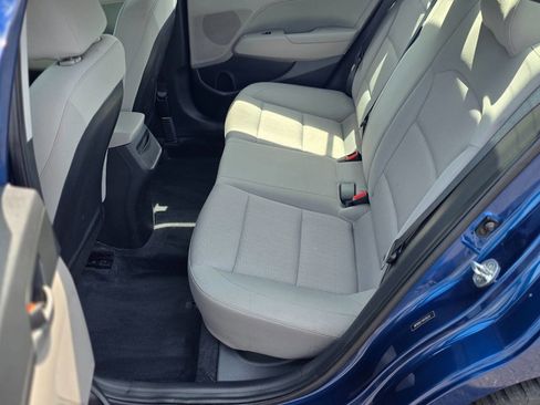 Used 2017 Hyundai Elantra SE FWD image 13