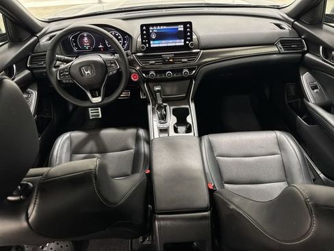 Used 2018 Honda Accord Sport image 19