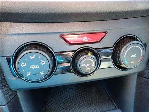 Used 2018 Subaru Crosstrek 2.0i Premium image 18