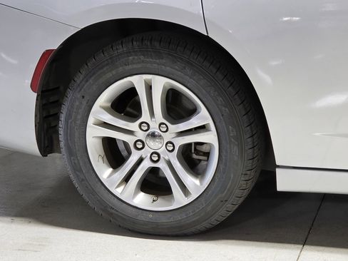 Used 2023 Dodge Charger SXT image 7