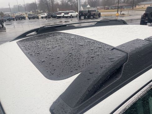 Used 2023 Subaru Outback Premium image 13