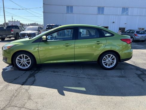 Used 2018 Ford Focus SE w/ Cold Weather Package image 7