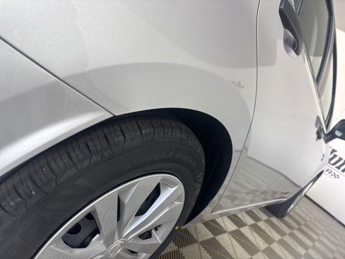 Used 2025 Nissan Versa S image 34