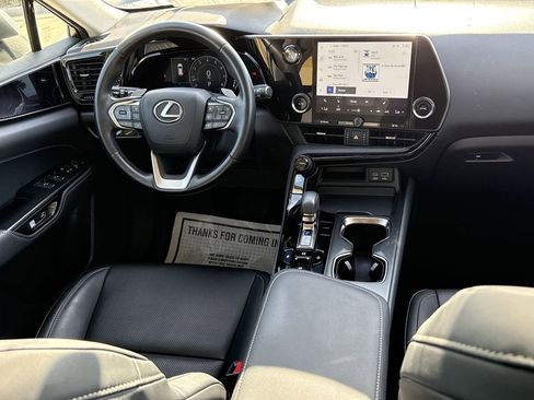 Used 2024 Lexus NX 250 FWD w/ Towing Package (2000 Lbs) image 19