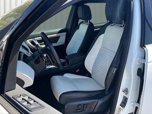 Used 2023 Land Rover Discovery Sport SE R-Dynamic image 15