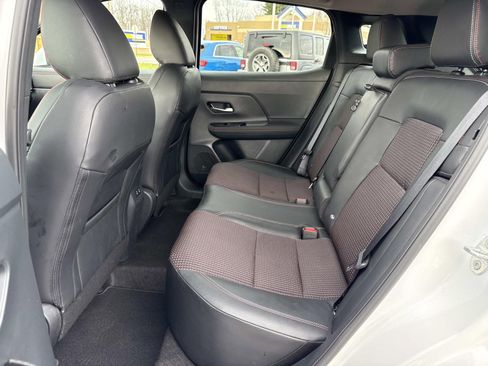 Certified 2025 Nissan Kicks SR image 27