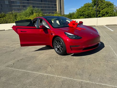 Used 2023 Tesla Model 3 Standard Range RWD image 27