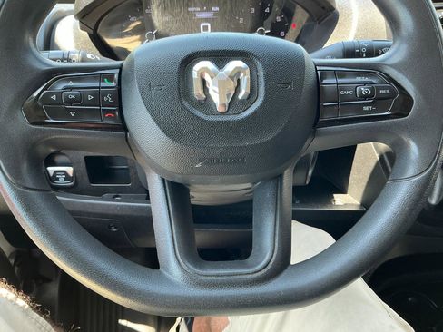 Used 2023 RAM ProMaster 2500 FWD image 11