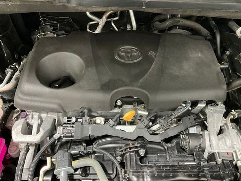 Used 2021 Toyota Sienna Limited image 30