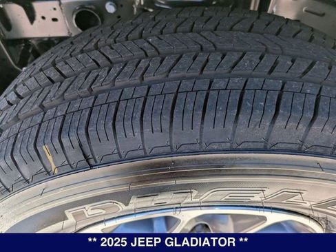 New 2025 Jeep Gladiator Sport image 29