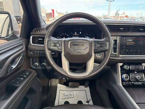 Used 2022 GMC Yukon XL Denali image 31