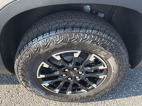 New 2026 Chevrolet Traverse Z71 w/ Driver Confidence Package AWD/4WD image 13