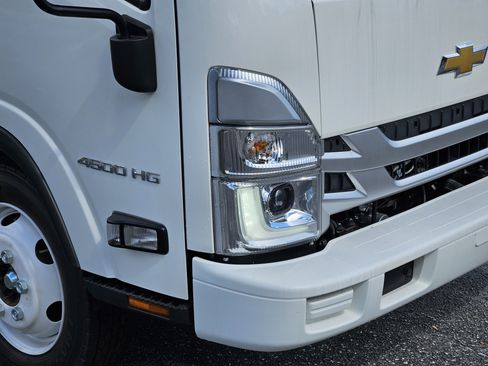 New 2025 Chevrolet Low Cab Forward image 9