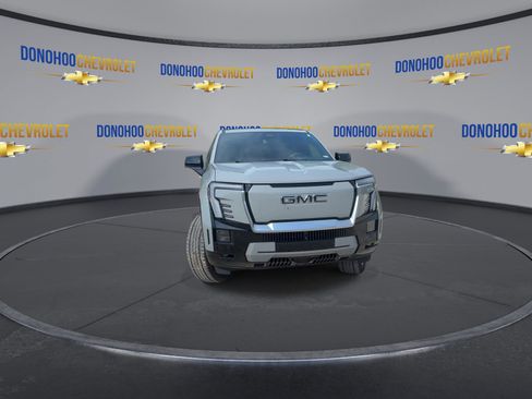 Used 2024 GMC Sierra EV Denali AWD/4WD image 6