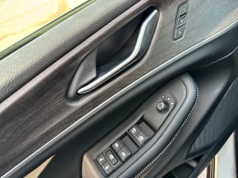 Certified 2025 Jeep Grand Cherokee Limited w/ Trailer Tow Package image 14