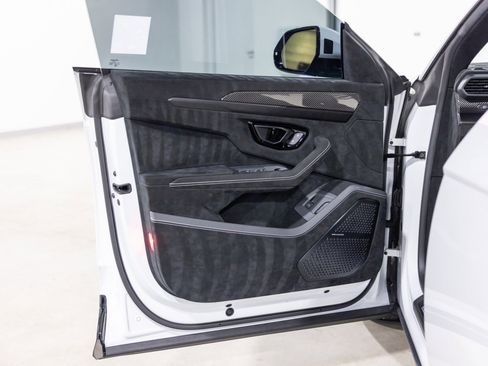 Used 2023 Lamborghini Urus Performante image 34